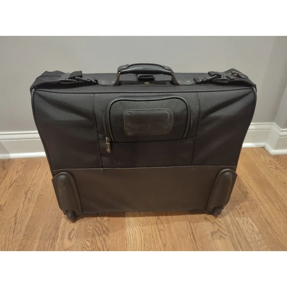 American Tourister 2 Wheels Garment Bag - Black